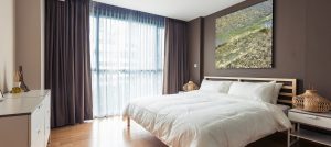 habitación marrón
